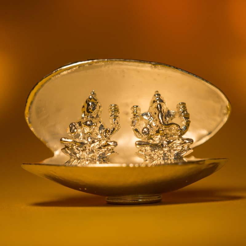 Stunning Silver Metal Laxmi Ganesh Statue in a Shell