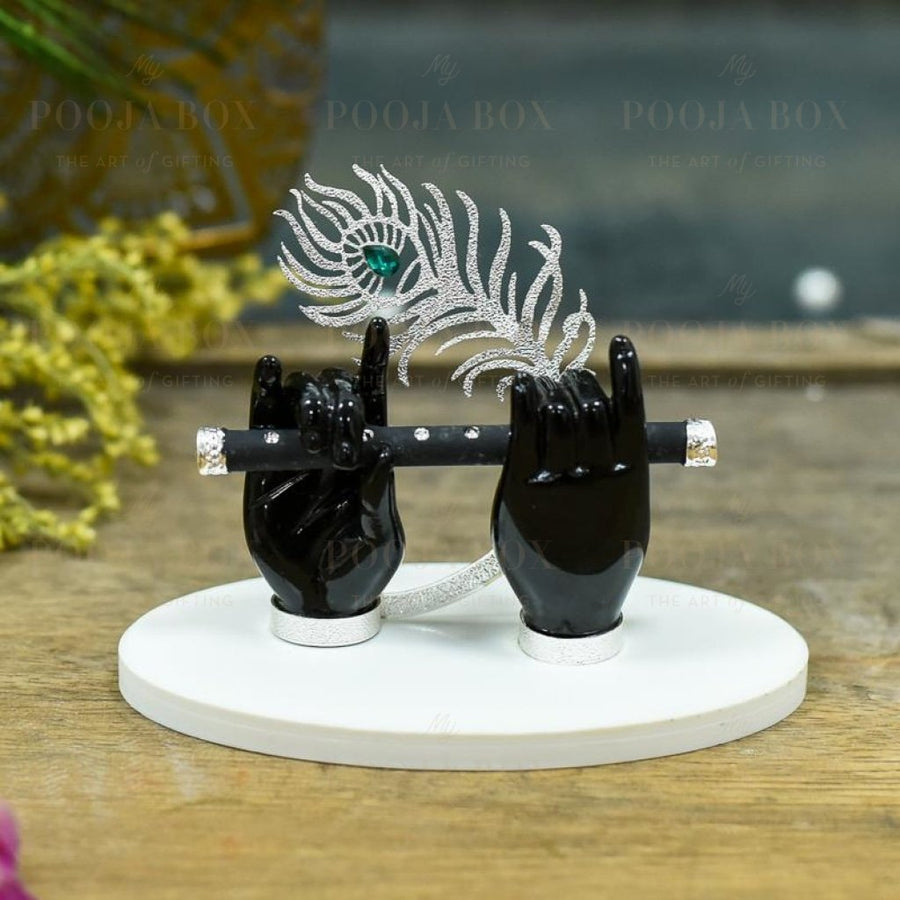 Black_&_Silver_Feather