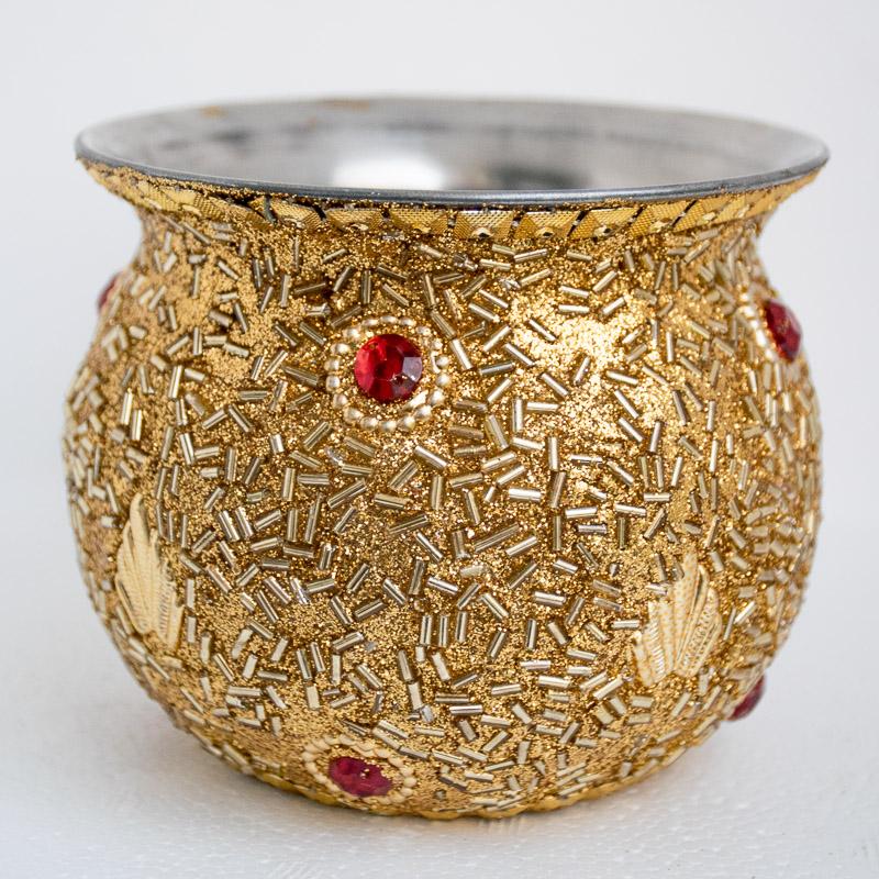 golden_with_bowls